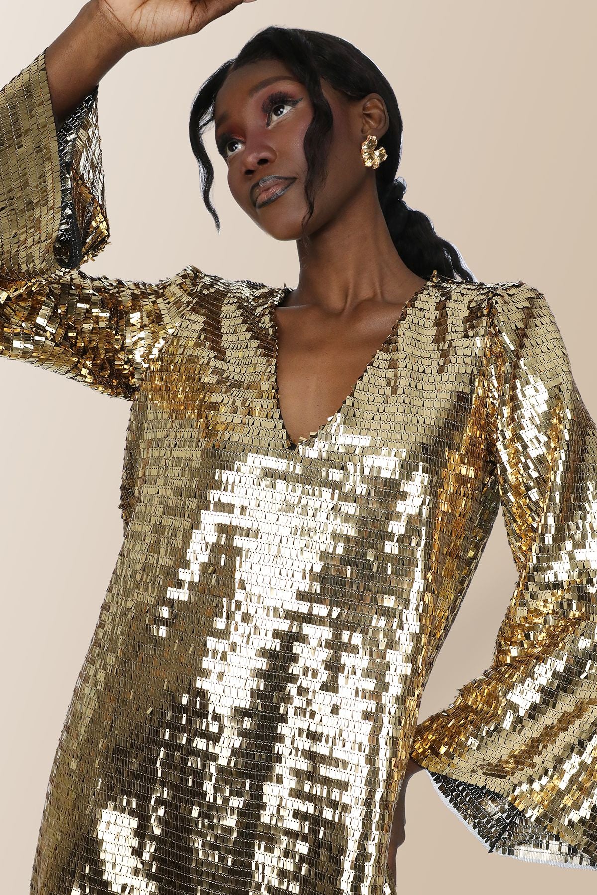 Elifnaz Payetli v Yaka Oversize Mini Elbise - Gold